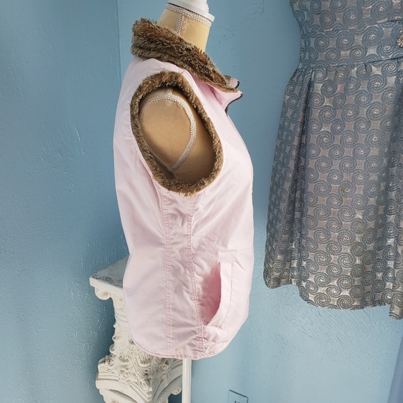 Gap Reversible pink faux fur vest D30 - Picture 2 of 8
